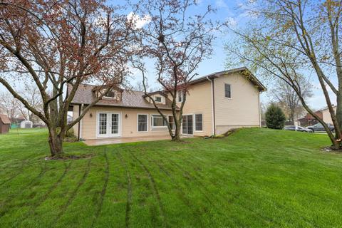 960 Heather Ln, Hoffman Estates, IL 60169 photo 2