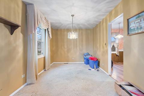 960 Heather Ln, Hoffman Estates, IL 60169 photo 6