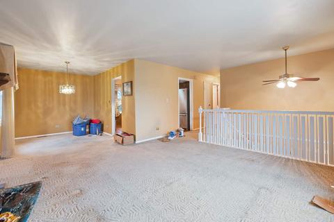 960 Heather Ln, Hoffman Estates, IL 60169 photo 5