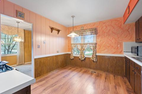 960 Heather Ln, Hoffman Estates, IL 60169 photo 8