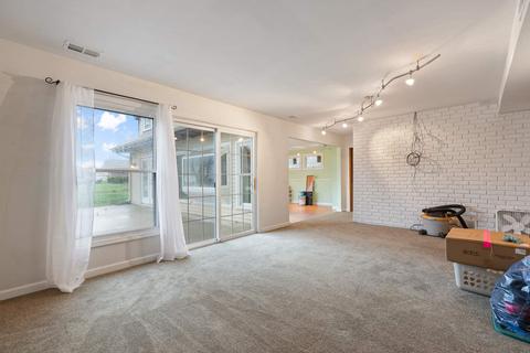 960 Heather Ln, Hoffman Estates, IL 60169 photo 13