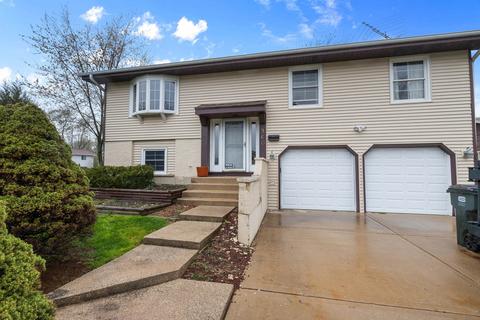 960 Heather Ln, Hoffman Estates, IL 60169 photo 1