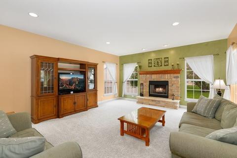 2117 Fieldcrest Dr, Bartlett, IL 60103 photo 12