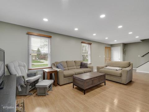 1619 Elm St, Wheaton, IL 60189 photo 3