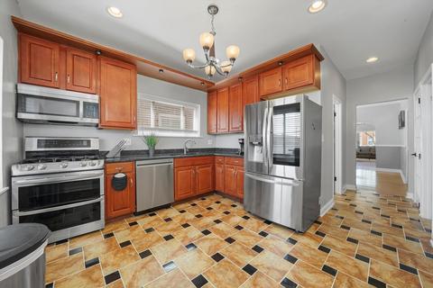 5737 S Artesian Ave, Chicago, IL 60629 photo 10