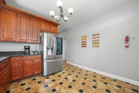 5737 S Artesian Ave, Chicago, IL 60629 photo 11