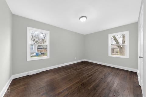 14924 E Riverside Dr, Harvey, IL 60426 photo 6
