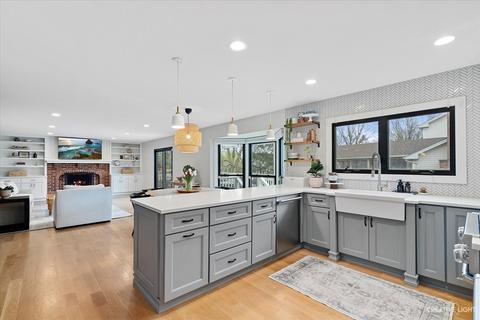 754 Brighton Dr, Wheaton, IL 60189 photo 17