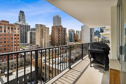 71 E Division St #1102, Chicago, IL 60610 photo 12