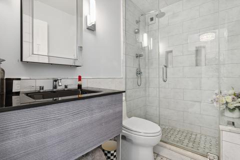 71 E Division St #1102, Chicago, IL 60610 photo 9
