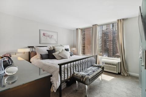 71 E Division St #1102, Chicago, IL 60610 photo 8