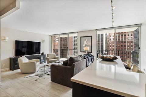 71 E Division St #1102, Chicago, IL 60610 photo 4