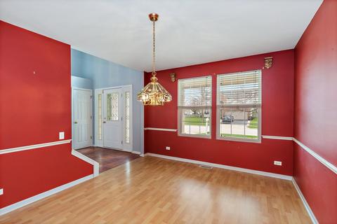 1035 Spinnaker St, Elgin, IL 60123 photo 3