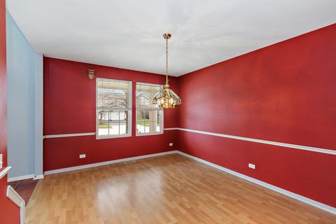 1035 Spinnaker St, Elgin, IL 60123 photo 4