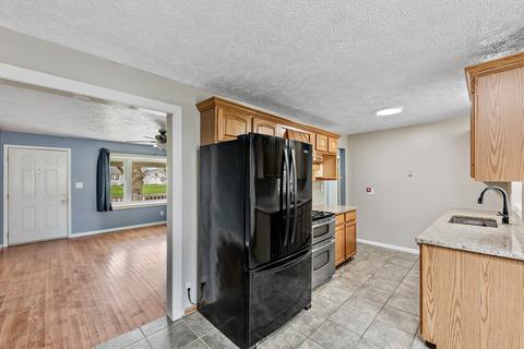 561 Juniper Ln, Bradley, IL 60915 photo 6