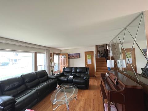 2729 Rusty Dr, Des Plaines, IL 60018 photo 4