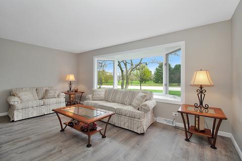 673 W Stearns Rd, Bartlett, IL 60103 photo 3