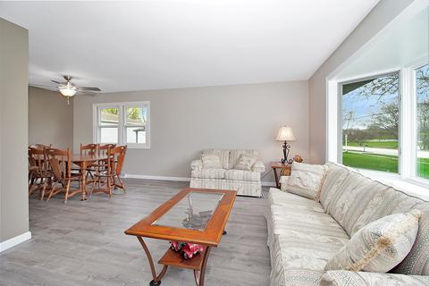 673 W Stearns Rd, Bartlett, IL 60103 photo 5