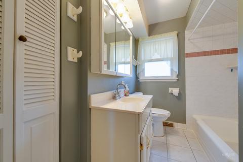 140 N Oakleaf Dr, Addison, IL 60101 photo 14
