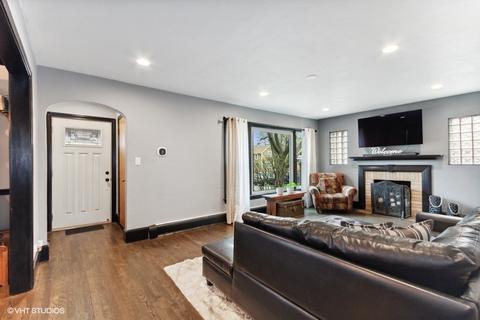927 Bellevue Ave, Elgin, IL 60120 photo 4