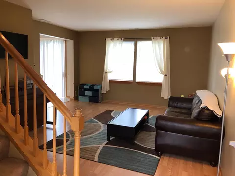 1090 Delta Dr, Elgin, IL 60123 photo 2