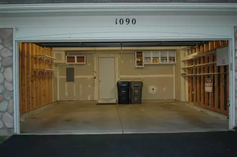 1090 Delta Dr, Elgin, IL 60123 photo 21