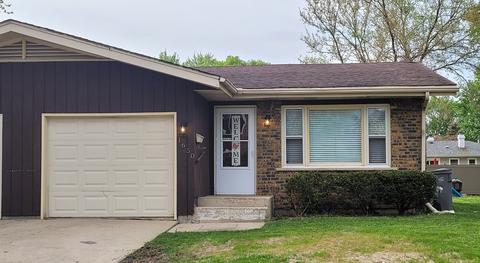 1650 Maple Ln, Elgin, IL 60123 photo 1