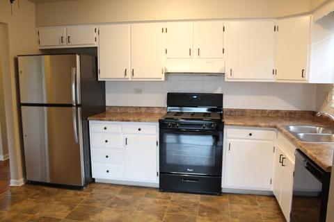 1650 Maple Ln, Elgin, IL 60123 photo 7