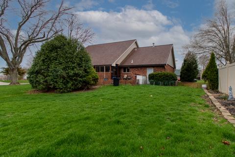 124 Cheltenham Dr, Normal, IL 61761 photo 3