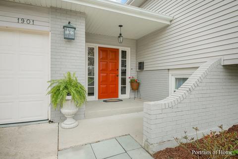 1901 Cambridge Ln, Wheaton, IL 60189 photo 2