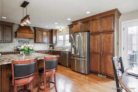 1901 Cambridge Ln, Wheaton, IL 60189 photo 7