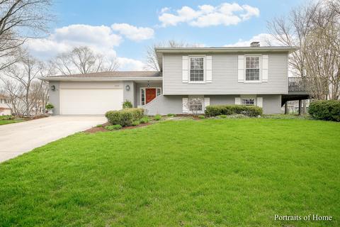 1901 Cambridge Ln, Wheaton, IL 60189 photo 1