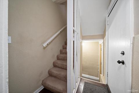 985 Saint Charles St, Elgin, IL 60120 photo 12