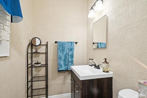 985 Saint Charles St, Elgin, IL 60120 photo 10