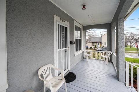 985 Saint Charles St, Elgin, IL 60120 photo 3
