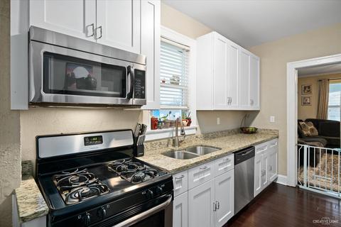 985 Saint Charles St, Elgin, IL 60120 photo 9