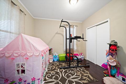 985 Saint Charles St, Elgin, IL 60120 photo 4