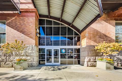 500 S Clinton Ave #810, Chicago, IL 60607 photo 2