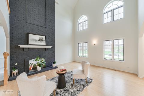 2204 Joyce Ln, Naperville, IL 60564 photo 5