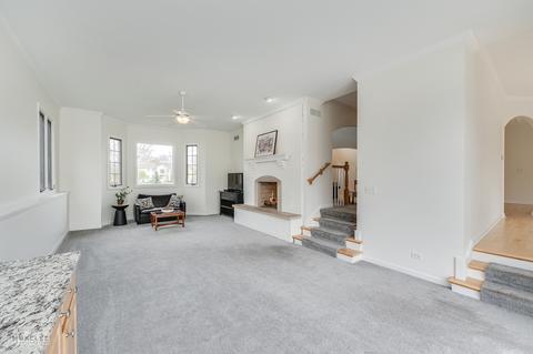 2204 Joyce Ln, Naperville, IL 60564 photo 9