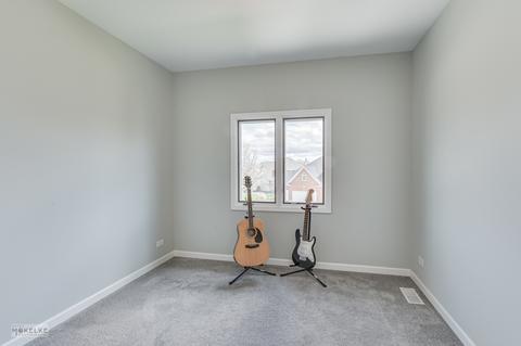 2204 Joyce Ln, Naperville, IL 60564 photo 24