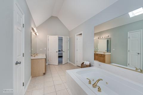 2204 Joyce Ln, Naperville, IL 60564 photo 26
