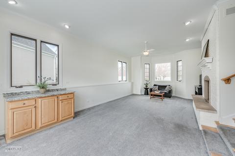 2204 Joyce Ln, Naperville, IL 60564 photo 10