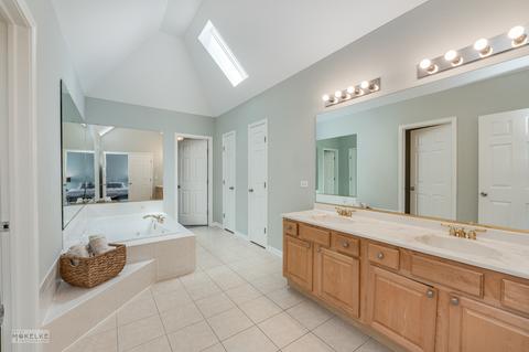 2204 Joyce Ln, Naperville, IL 60564 photo 25