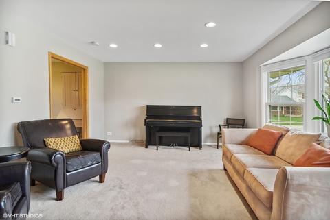 926 E Paddock Dr, Palatine, IL 60074 photo 5