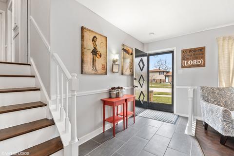 681 Juniper Ln, Bartlett, IL 60103 photo 2