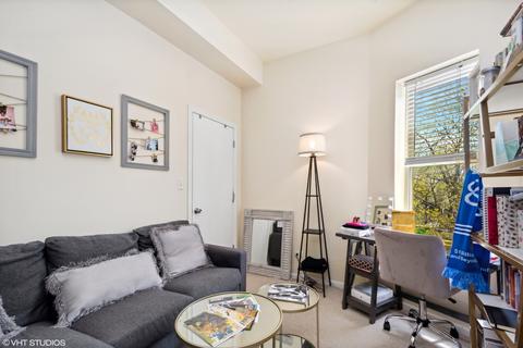 921 E 40th St #2E, Chicago, IL 60653 photo 9
