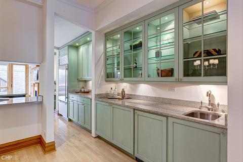 1431 W Warner Ave, Chicago, IL 60613 photo 8