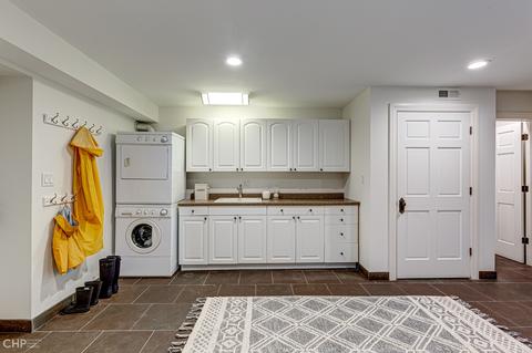 1431 W Warner Ave, Chicago, IL 60613 photo 39