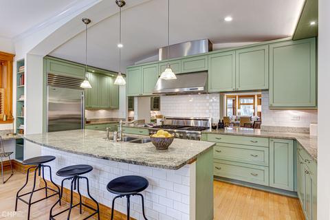 1431 W Warner Ave, Chicago, IL 60613 photo 12